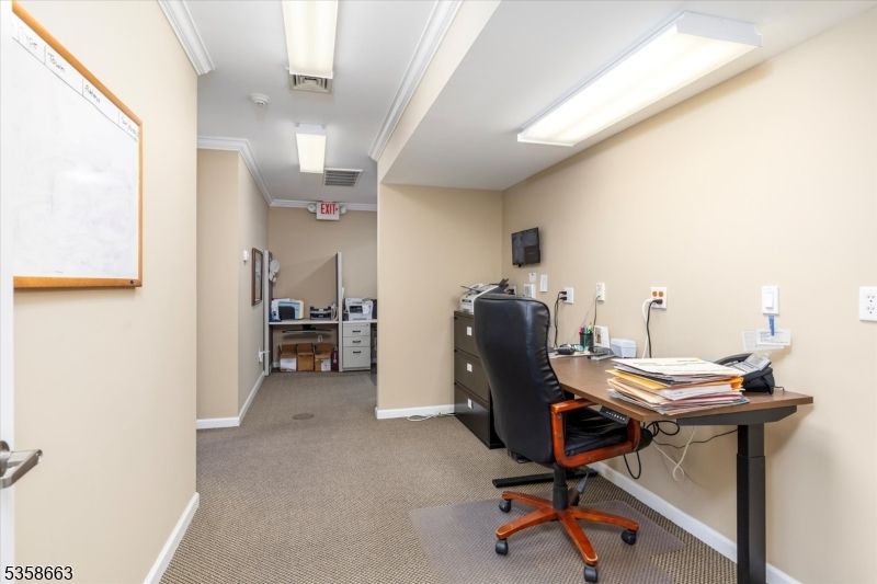 Home Office, Interior