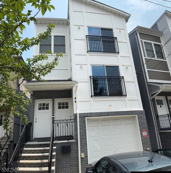 Attached, Exterior, Facade, Brick Facade, Rowhouse