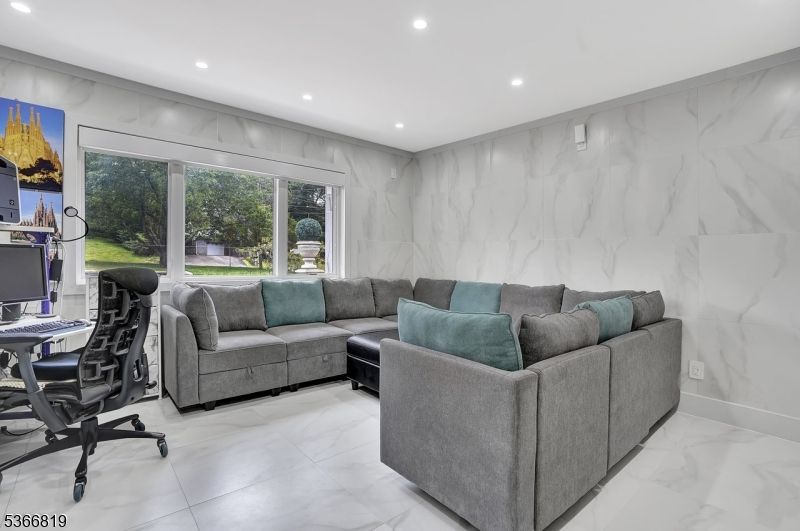 Home Office, Interior, Living room, Marble, Marble Walls, Recessed Lighting