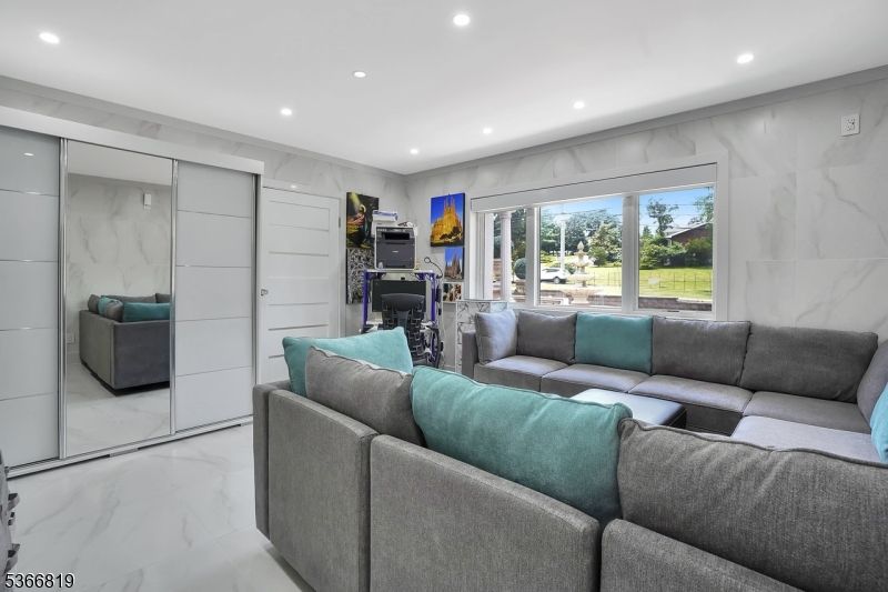 Interior, Living room, Marble, Marble Walls, Recessed Lighting