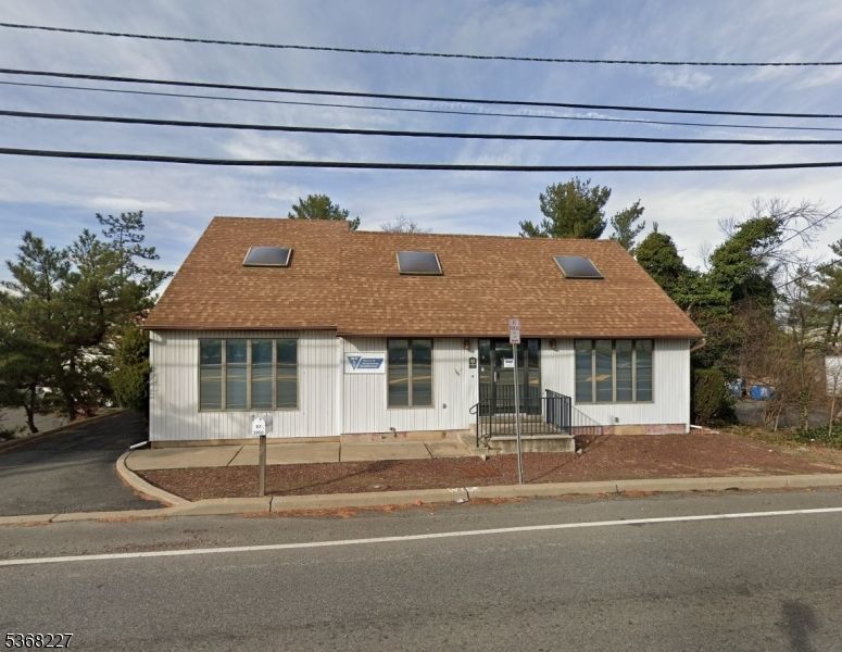 Exterior, Facade, Cape Cod