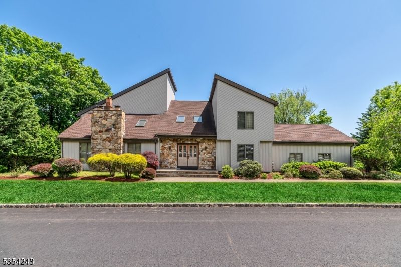 Exterior, Facade, Farmhouse