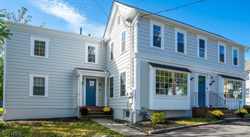 Exterior, Facade, None