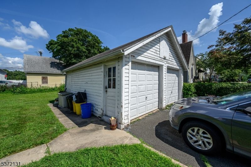 Detached Garage, Exterior