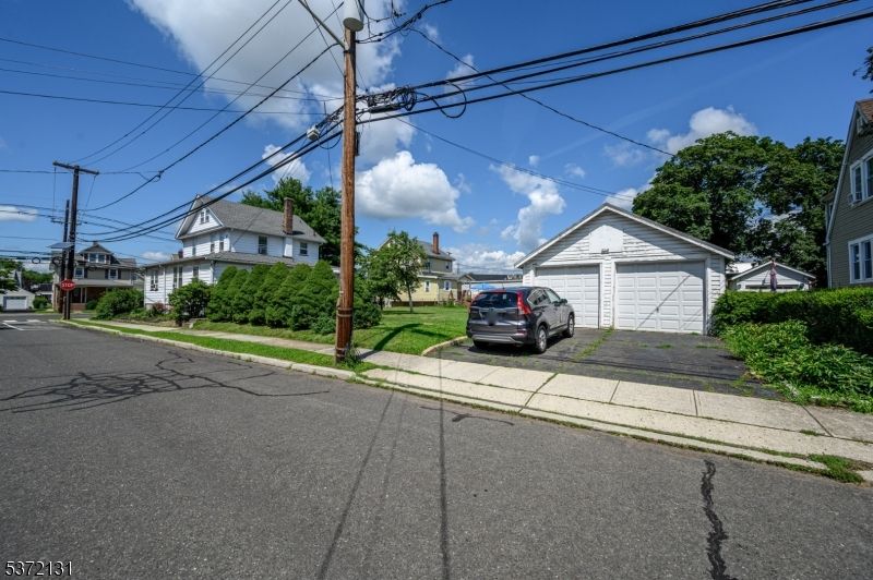 Detached Garage, Exterior