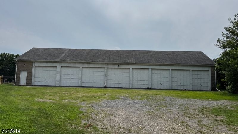 Detached Garage, Exterior
