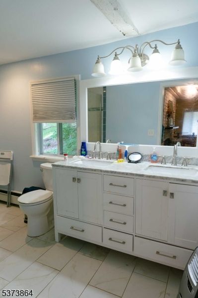 Bathroom, Dual Sink Vanities, Interior