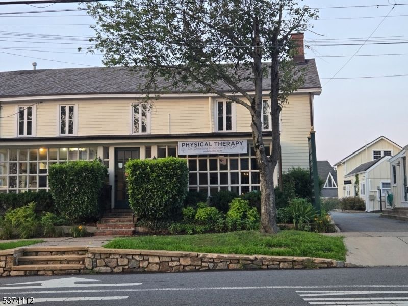 Exterior, Facade, Georgian