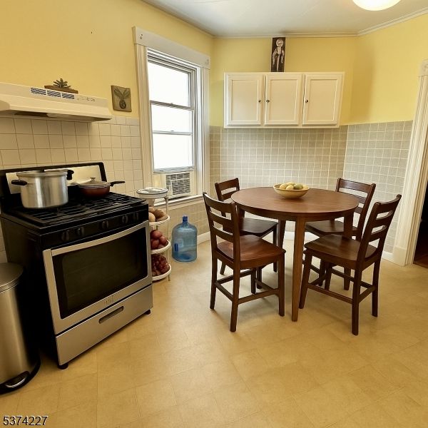 Dining room, Interior, Kitchen, Stainless Steel Appliances