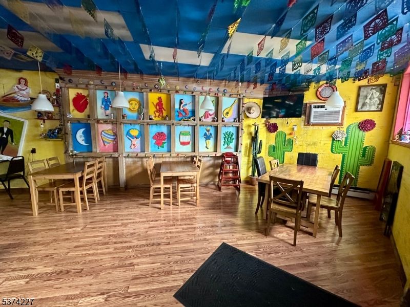 Dining room, Interior, Wood Texture Flooring