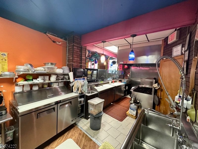 Interior, Kitchen, Pendant Lights, Wood Texture Flooring