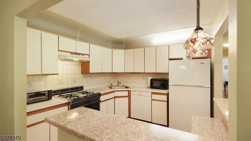 Interior, Kitchen, Pendant Lights