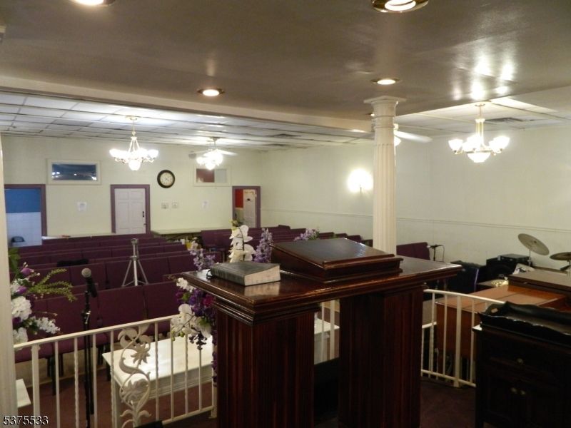 Chandelier, Dining room, Interior, Recessed Lighting, Wood Texture Flooring