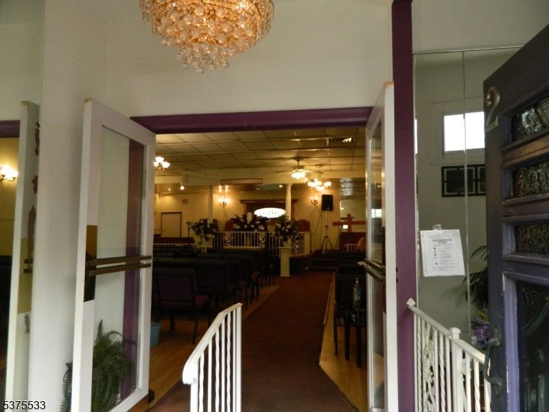 Chandelier, Interior
