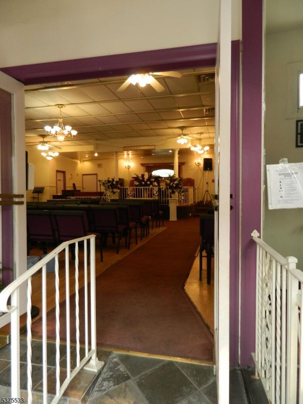 Chandelier, Interior