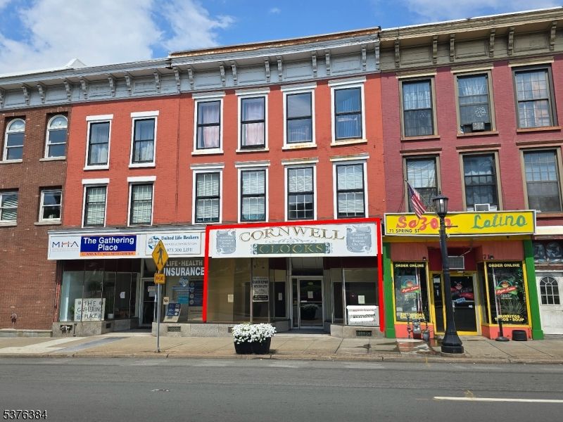 Exterior, Facade, Condo Building