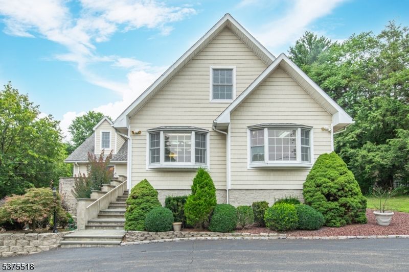 Exterior, Facade, American Craftsman