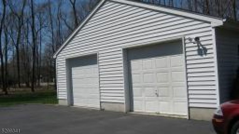 Detached Garage, Exterior