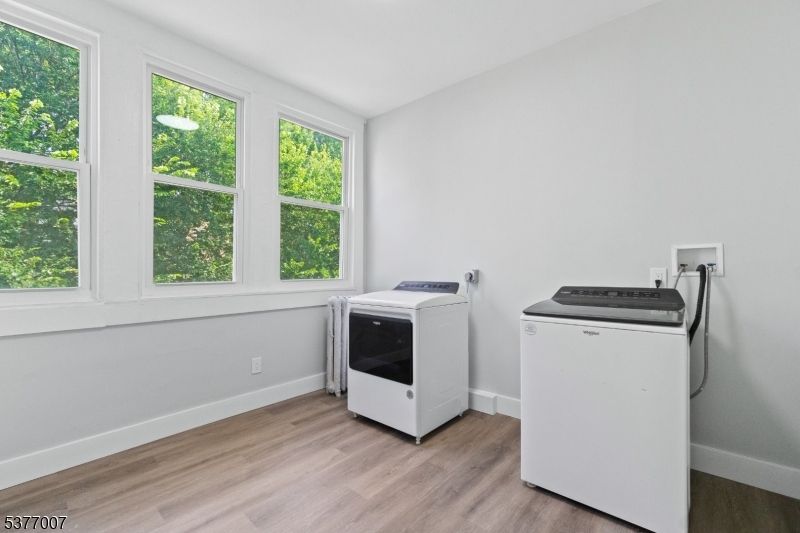 Interior, Washer, Wood Texture Flooring