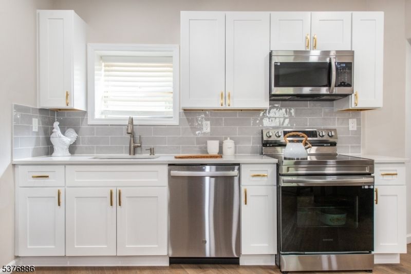Interior, Kitchen, Stainless Steel Appliances, Wood Texture Flooring