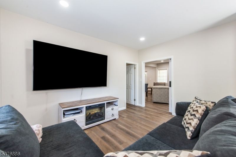 Interior, Living room, Recessed Lighting, Wood Texture Flooring