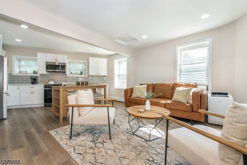 Interior, Kitchen, Living room, Recessed Lighting, Wood Texture Flooring