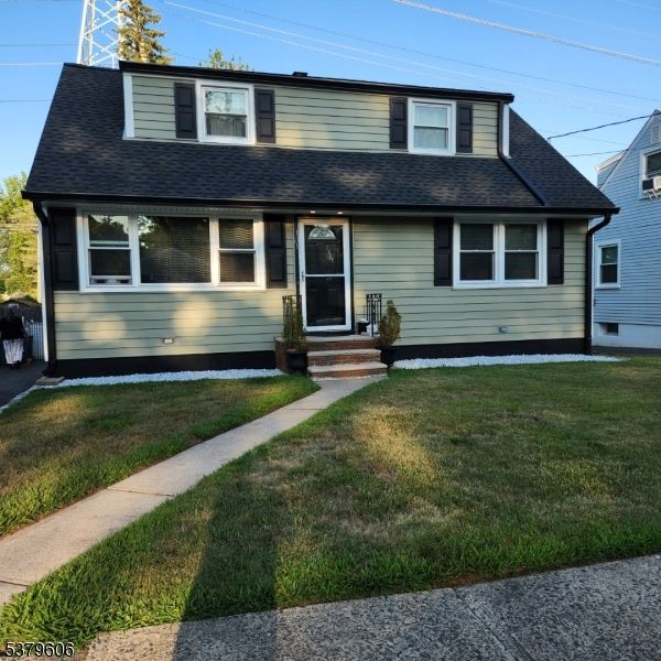 Exterior, Facade, Cape Cod
