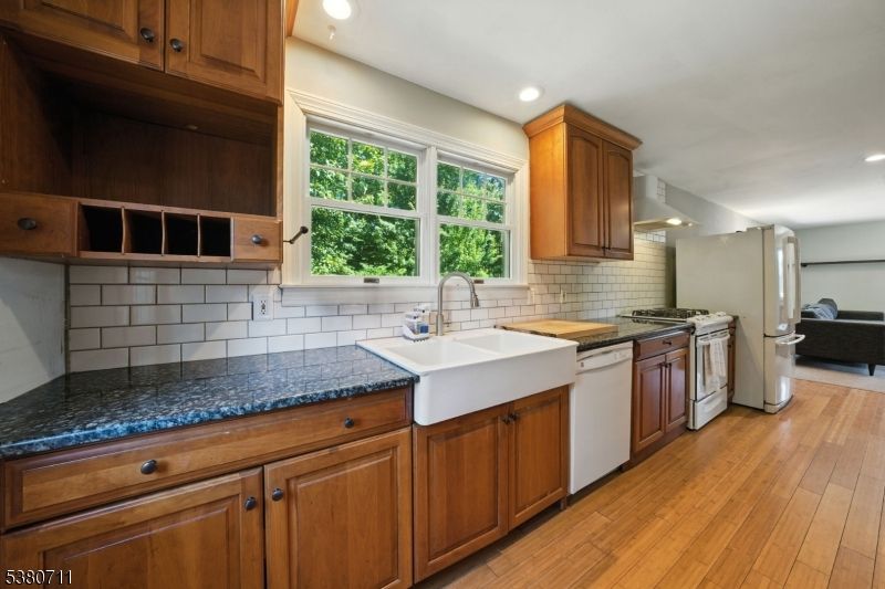 Interior, Kitchen, Living room, Recessed Lighting, Wood Texture Flooring