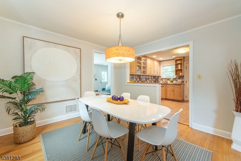 Dining room, Interior, Kitchen, Pendant Lights, Recessed Lighting, Wood Texture Flooring