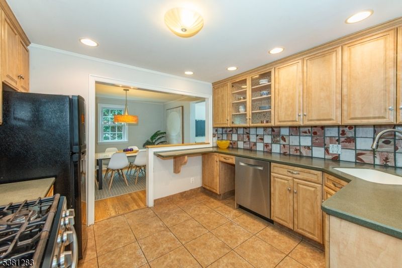 Dining room, Interior, Kitchen, Recessed Lighting, Wood Texture Flooring