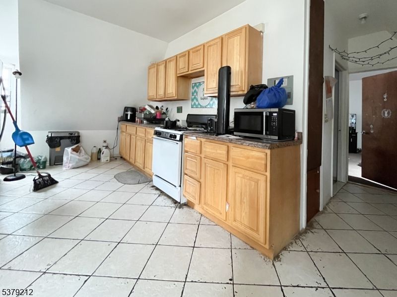 Interior, Kitchen, Tile Countertops