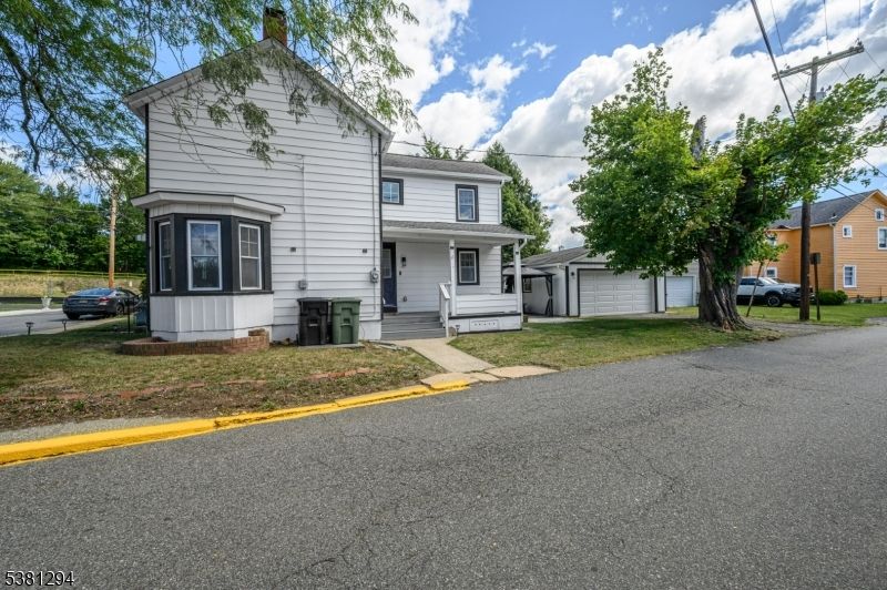 Attached, Detached Garage, Exterior, Facade, Queen Anne Victorian