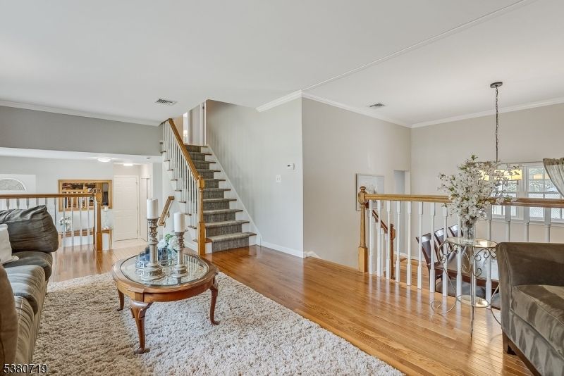 Interior, Pendant Lights, Wood Texture Flooring