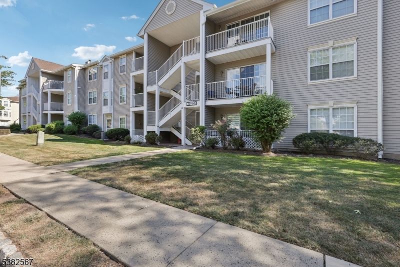 Exterior, Facade, Condo Building