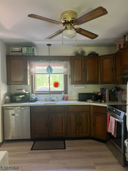Interior, Kitchen, Pendant Lights, Wood Texture Flooring
