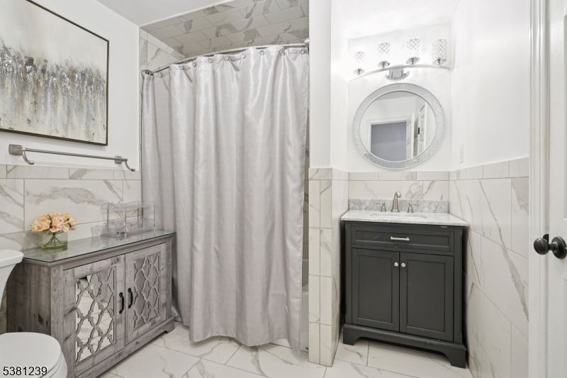 Bathroom, Interior, Marble, Marble Walls