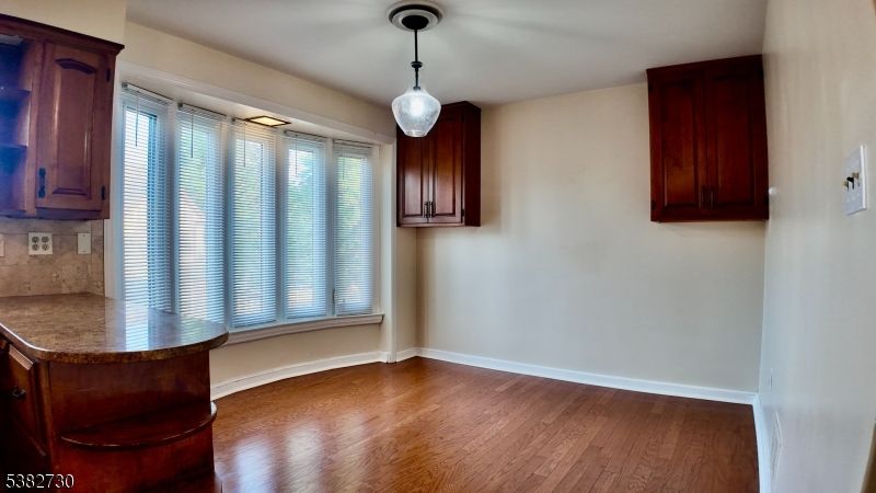Empty room, Interior, Pendant Lights, Wood Texture Flooring