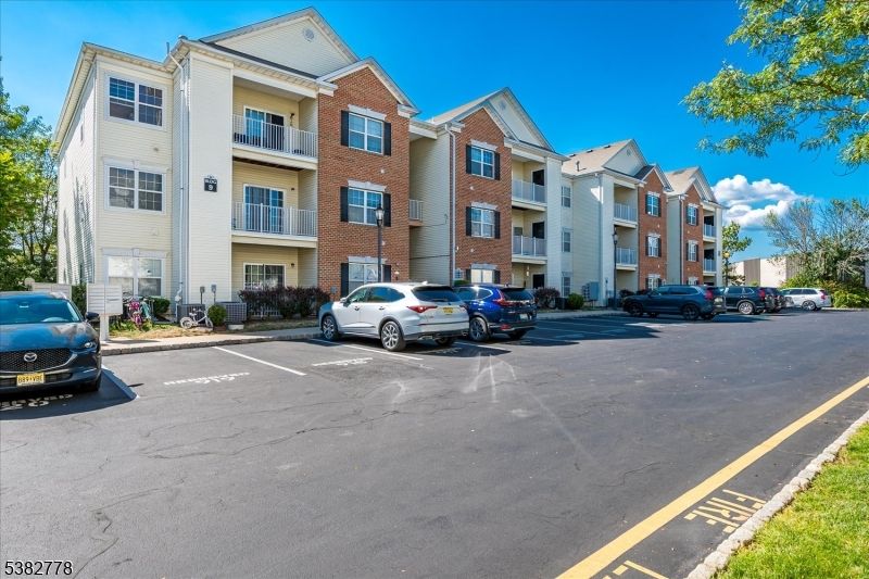 Exterior, Facade, Brick Facade, Rowhouse