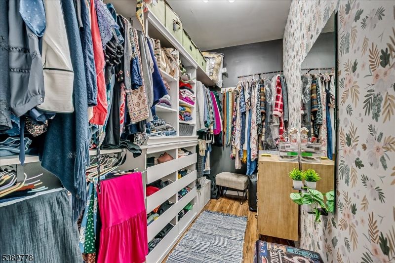 Interior, Walk-in Closets, Wood Texture Flooring