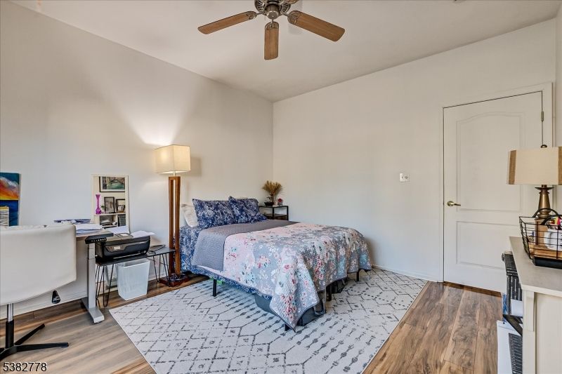 Bedroom, Home Office, Interior, Wood Texture Flooring