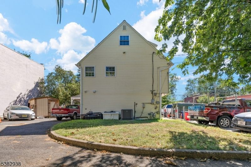 Detached Garage, Exterior