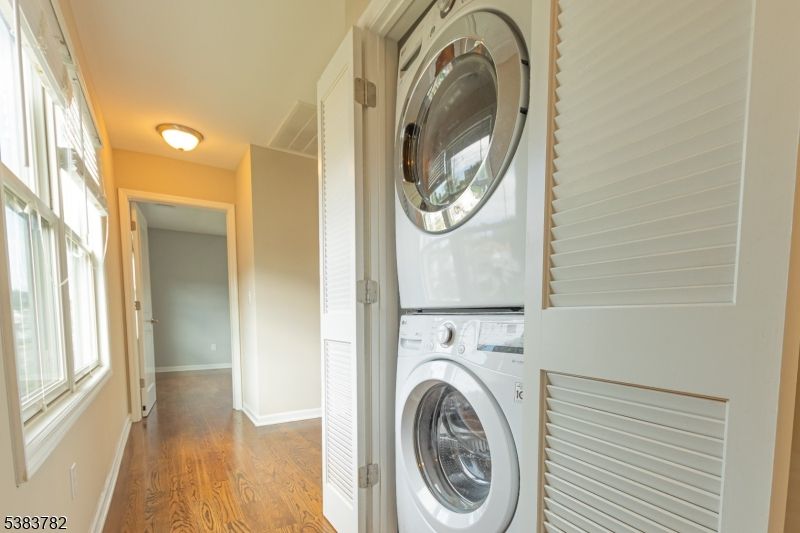 Interior, Utility Closets, Washer, Wood Texture Flooring