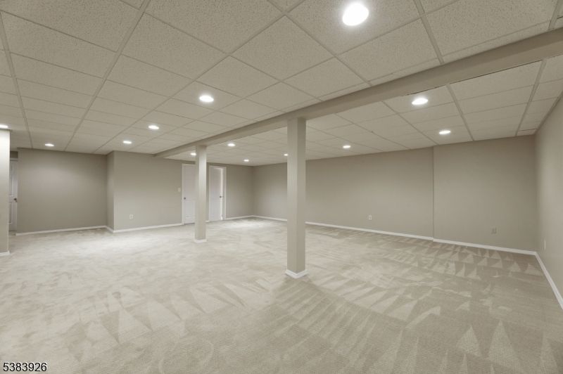Empty room, Interior, Recessed Lighting