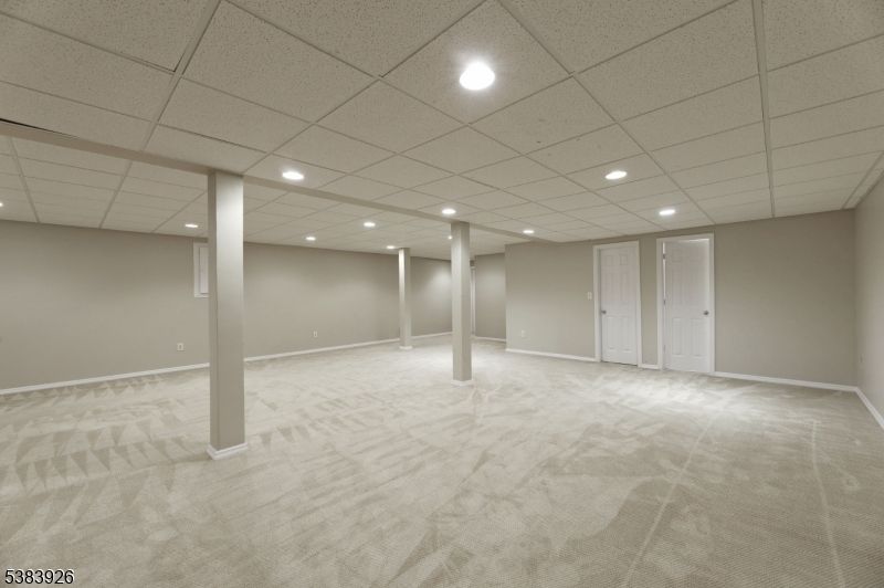 Empty room, Interior, Recessed Lighting