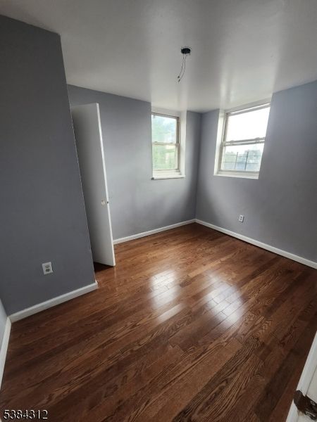 Empty room, Interior, Pendant Lights, Wood Texture Flooring