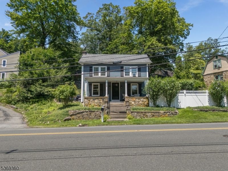 Exterior, Facade, Georgian