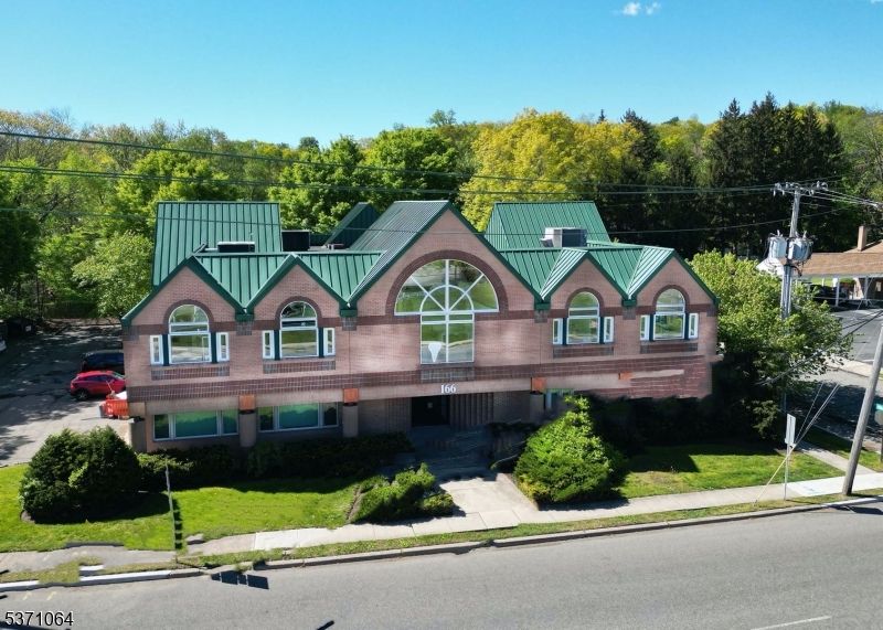 Exterior, Facade, Queen Anne Victorian