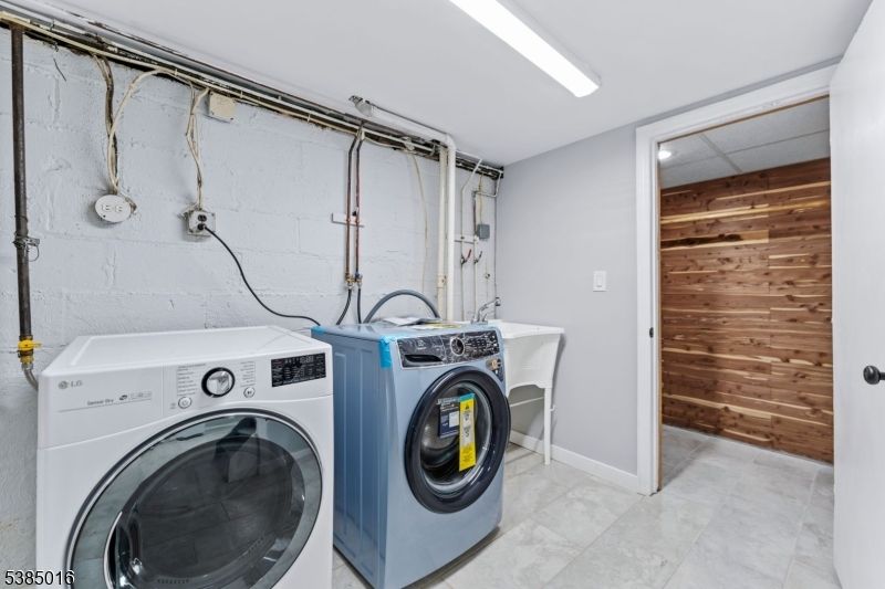 Interior, Washer, Wooden Walls