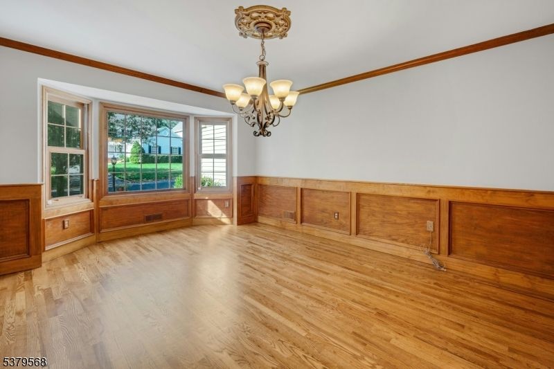 Chandelier, Empty room, Interior, Wood Texture Flooring