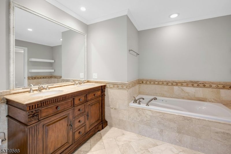 Bathroom, Interior, Recessed Lighting